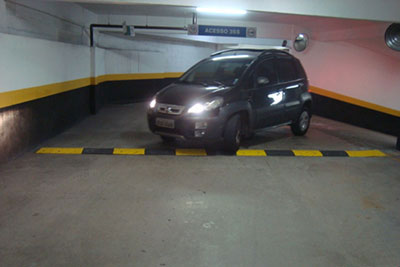 Lombadas de Estacionamento