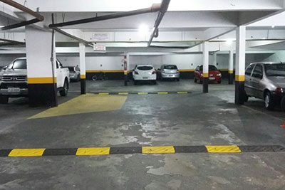 Lombadas de Estacionamento